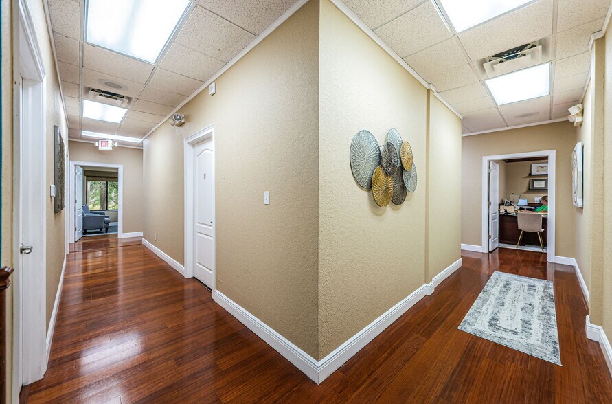 More Photos Of 3023 Eastland Blvd, Clearwater Office For Sale