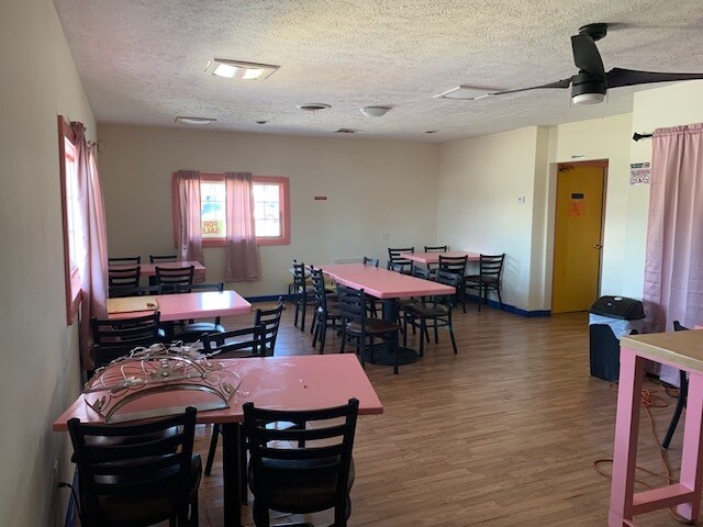 More Photos Of 123 Alton Rd, Carlinville Restaurant For Sale