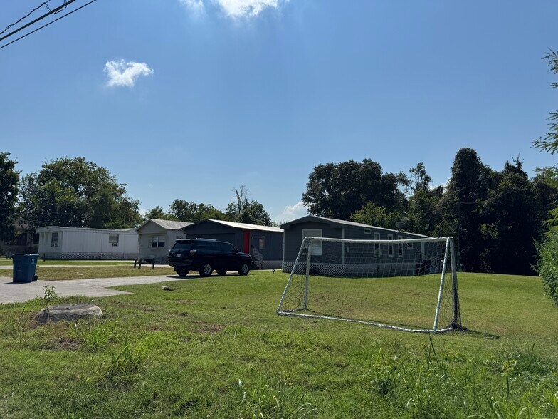 More Photos Of 1623 Brazos St, Hempstead Multifamily For Sale