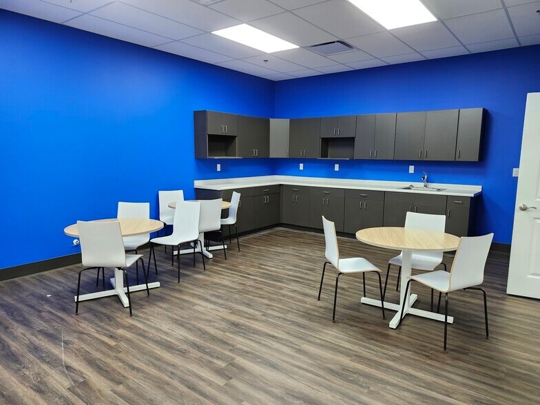 More Photos Of 528 Sunbury Rd, Midway Warehouse For Lease