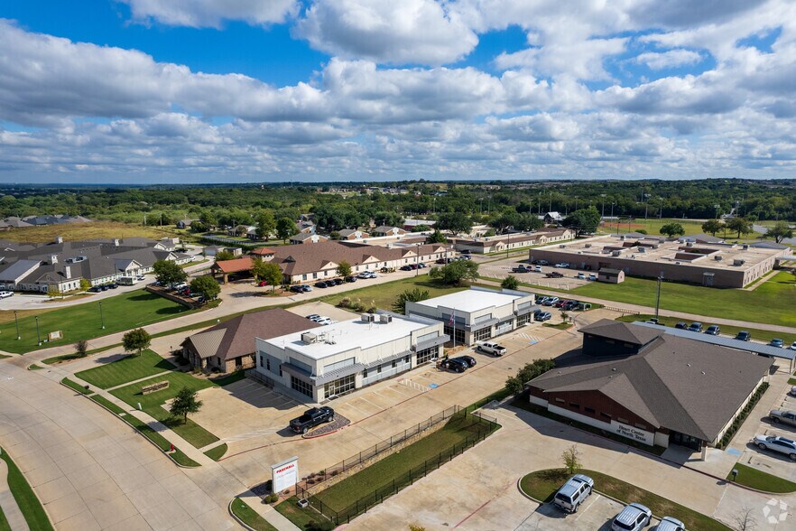 More Photos Of 940 Hilltop Dr, Weatherford Medical For Lease