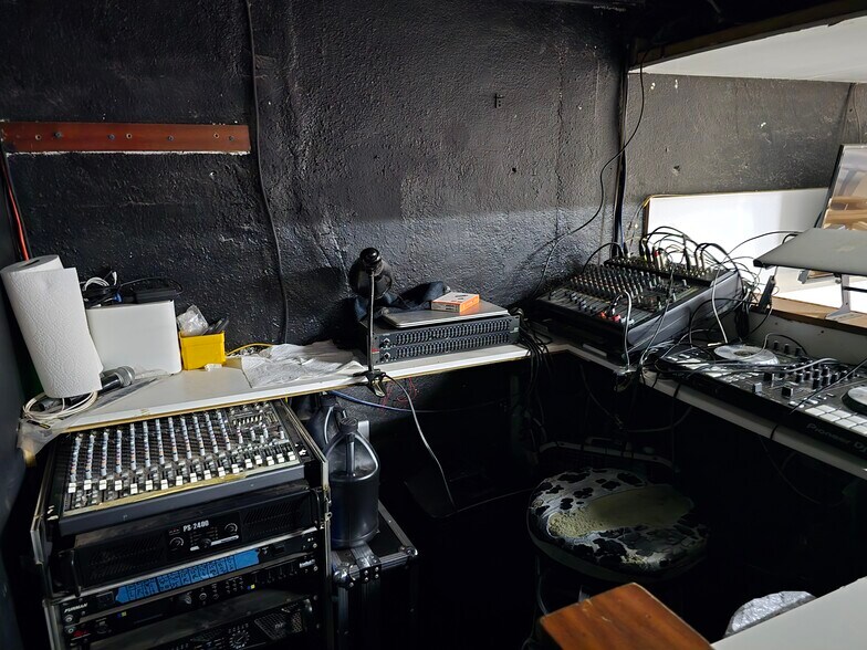 More Photos Of 6045-6051 SW 8th St, Miami Storefront Retail Residential For Lease