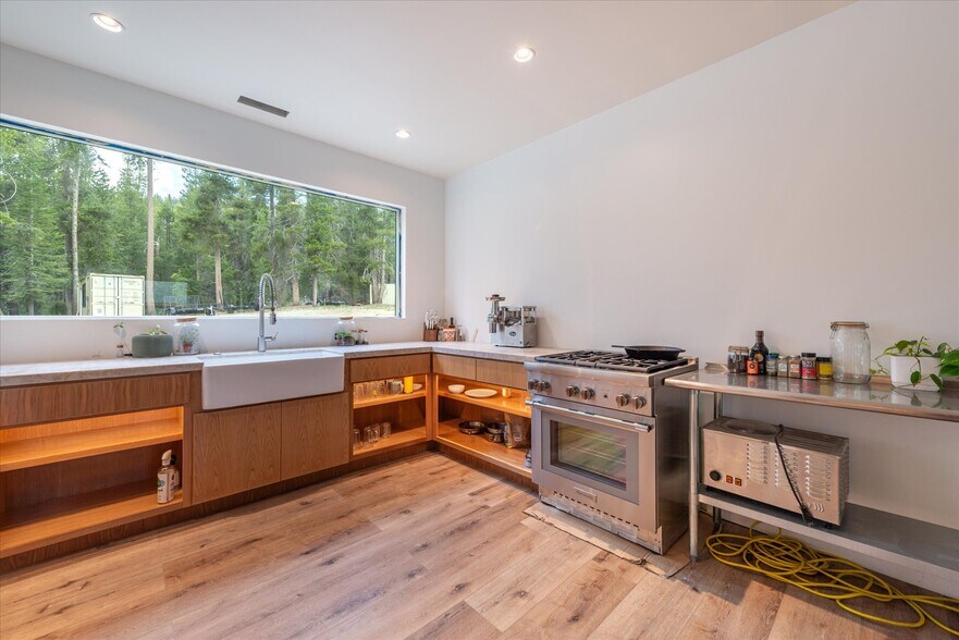 More Photos Of 804 Fiberboard Rd rd, Sierraville Sports And Entertainment For Sale