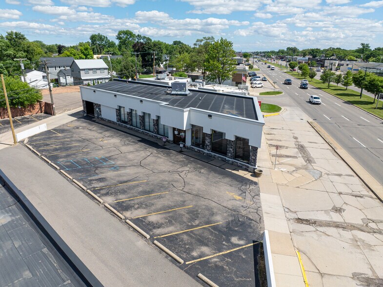 More Photos Of 33722 Woodward Ave, Birmingham Medical For Sale