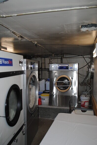 More Photos Of 930 6th St, Wells Hotel For Sale