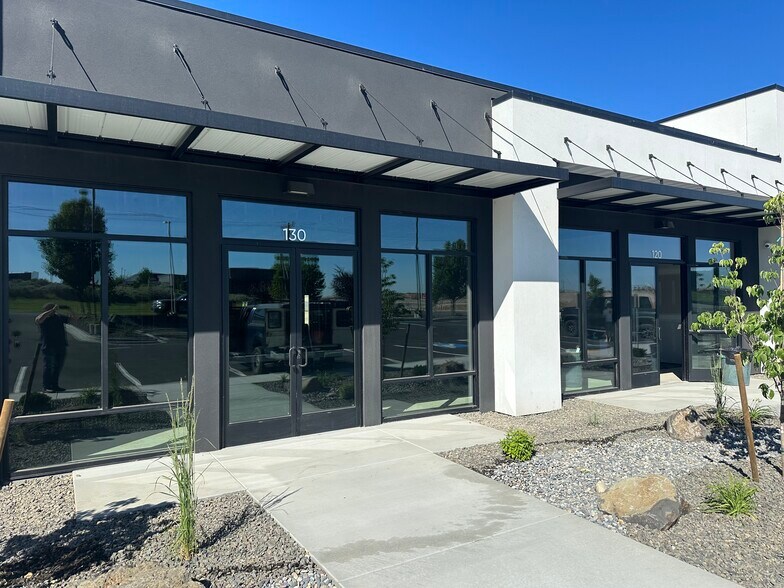 More Photos Of 10711 Clearwater Ave, Kennewick Office For Lease