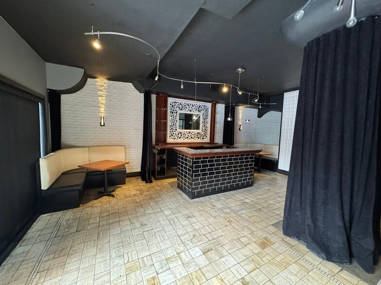 More Photos Of 1125 Kensington Rd NW, Calgary Storefront Retail Office For Sale