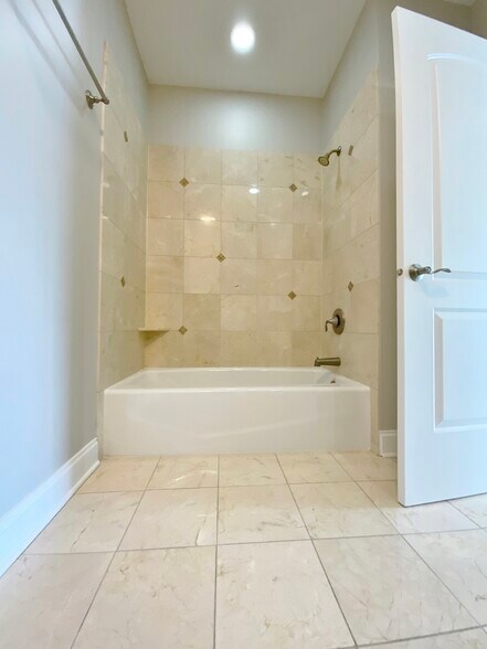 More Photos Of 219 White St, Frankfort Office Residential For Sale