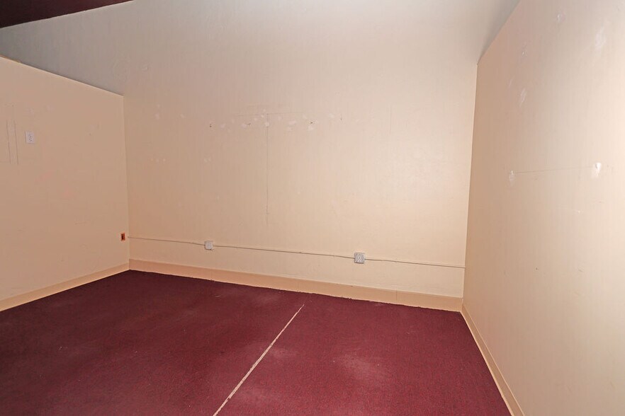 More Photos Of 303 E Main St, Humble Office For Lease