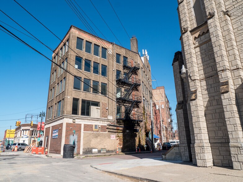 More Photos Of 1400-1404 Gratiot Ave, Detroit Office For Lease