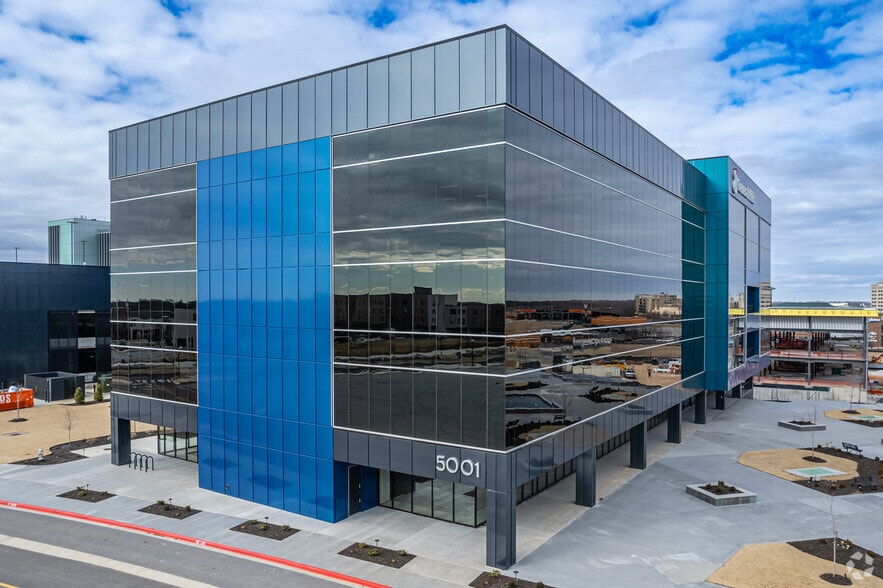 More Photos Of 5001 W Founders Way, Rogers Office For Lease