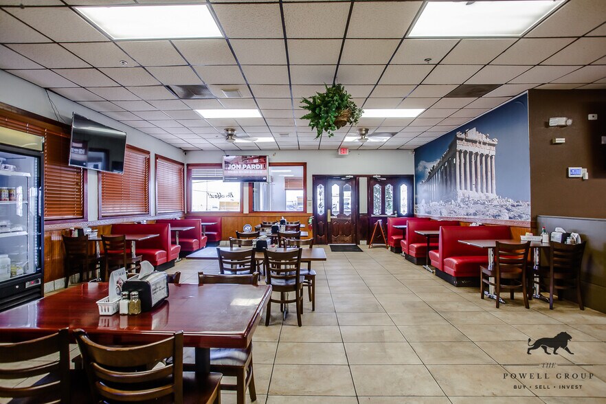 More Photos Of 701 E 50th St, Lubbock Restaurant For Sale
