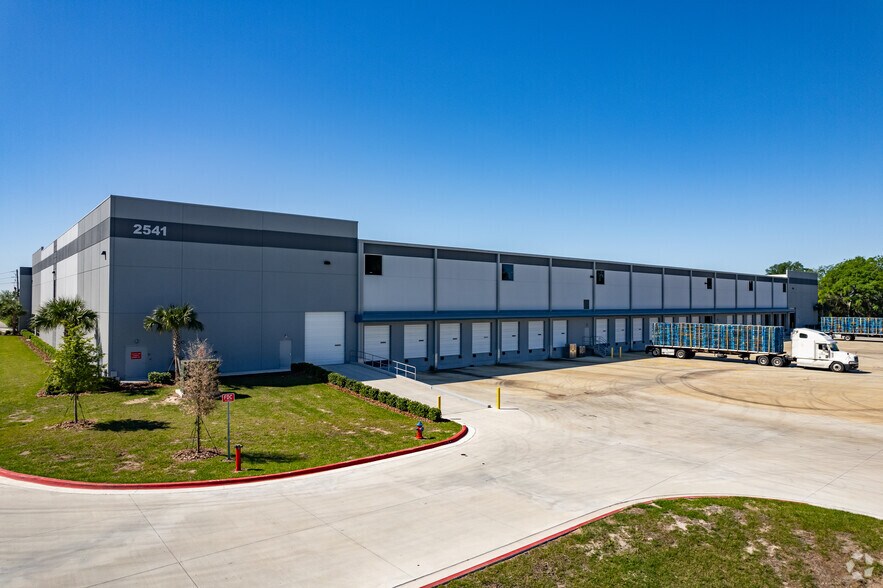 More Photos Of 2801 General Electric Dr, Apopka Unknown For Lease