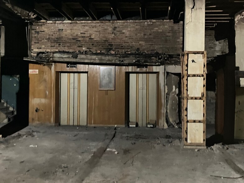 More Photos Of 4032 W Madison St, Chicago General Retail For Sale