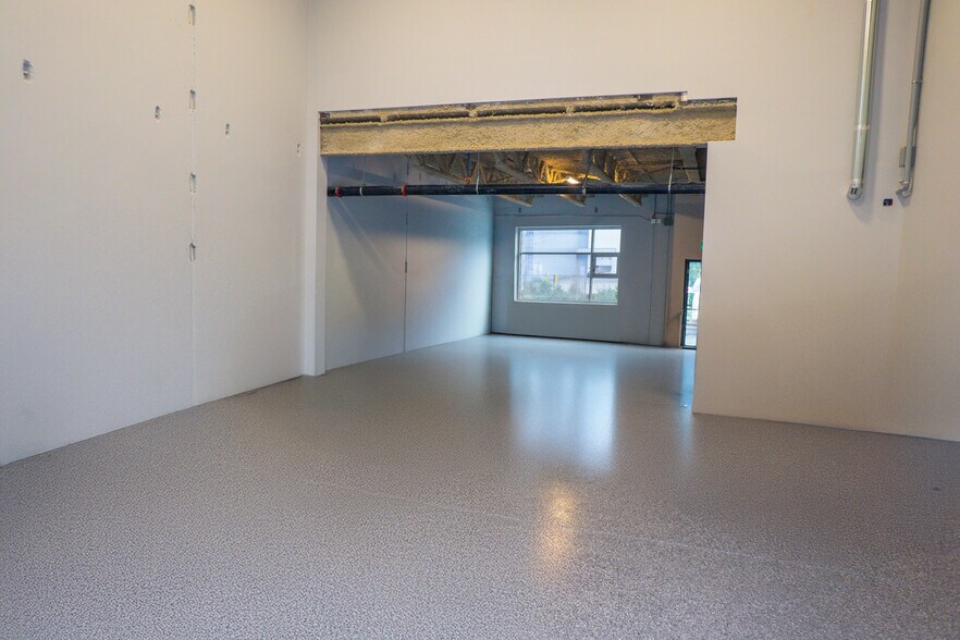 More Photos Of 19748A 86th Av, Langley Warehouse For Sale