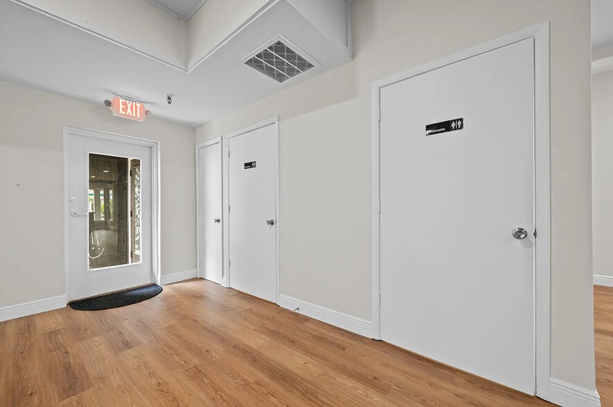 More Photos Of 2441 NW 43rd St, Gainesville General Retail For Lease