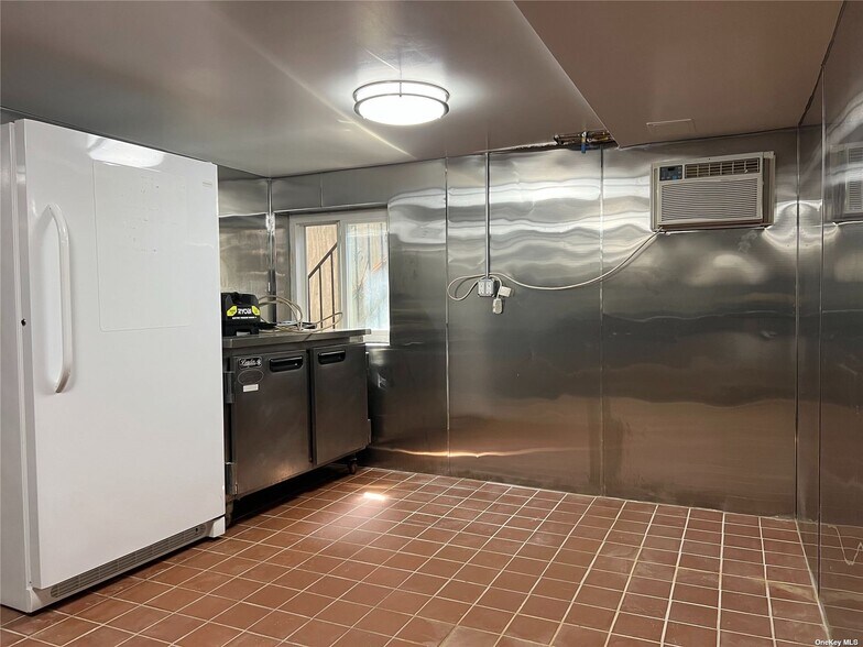 More Photos Of 18-24 College Point Blvd, Flushing Storefront Retail Residential For Sale