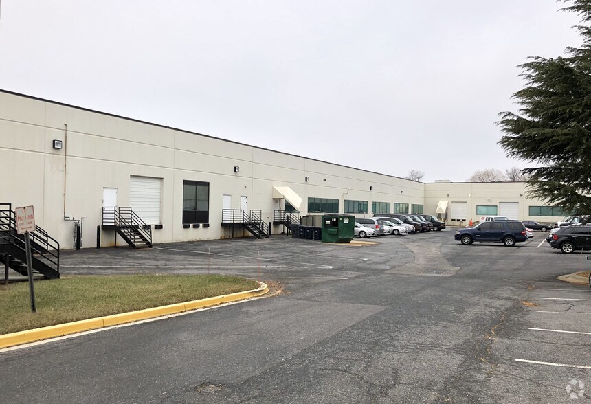 More Photos Of 1100 Mercantile Ln, Largo Office For Lease