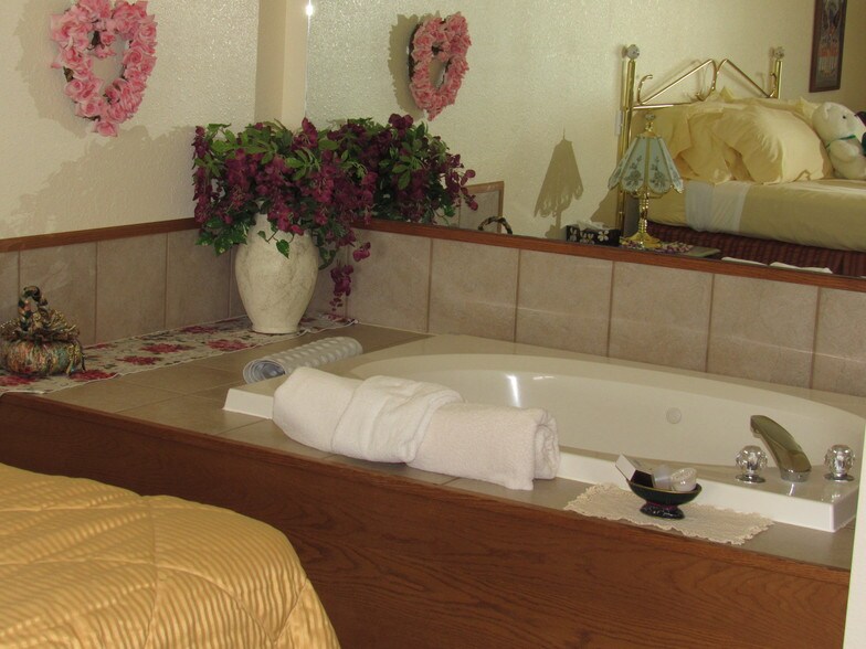 More Photos Of 4497 S US Highway 23, Greenbush Hotel For Sale