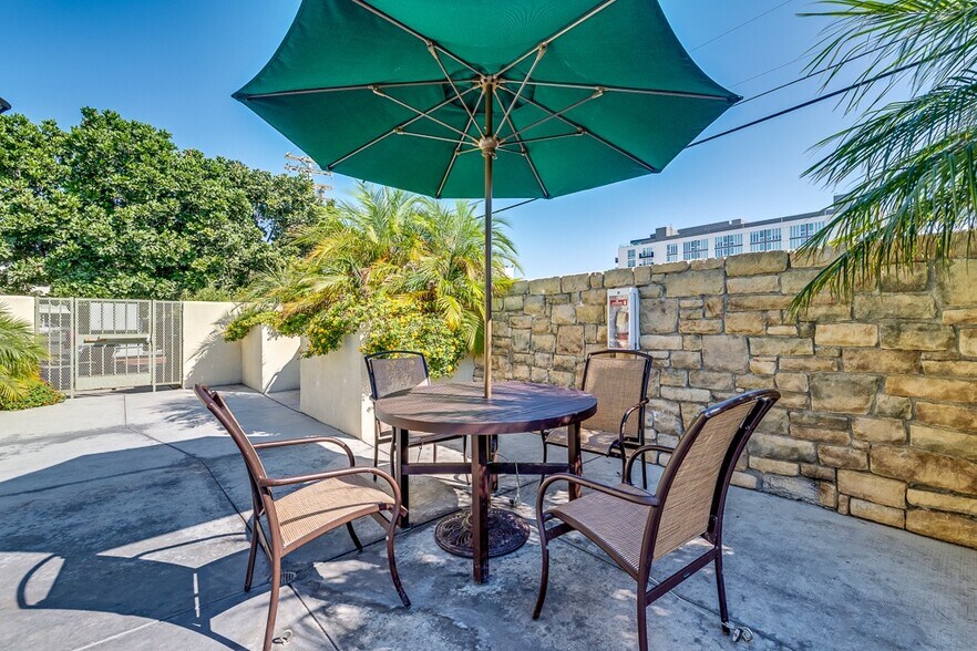 More Photos Of 801 National City Blvd, National City Multifamily For Sale