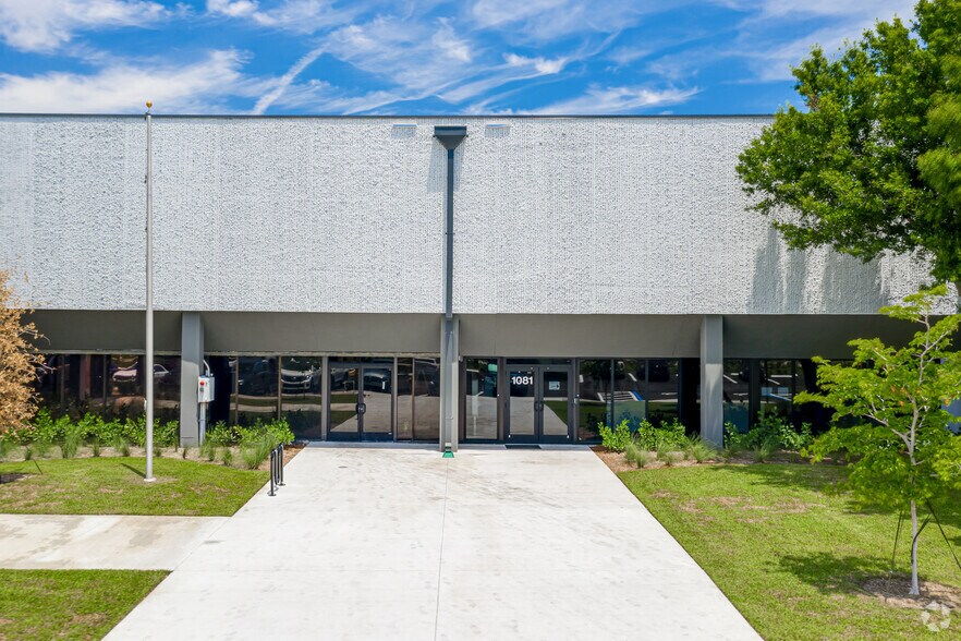 More Photos Of 1081 Holland Dr, Boca Raton Warehouse For Lease