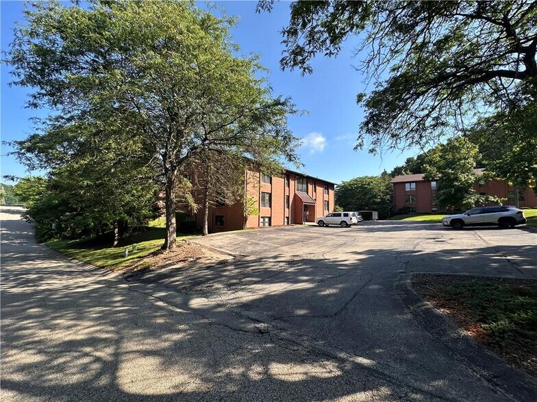 More Photos Of 300 McKnight Park Dr, Pittsburgh Office For Sale