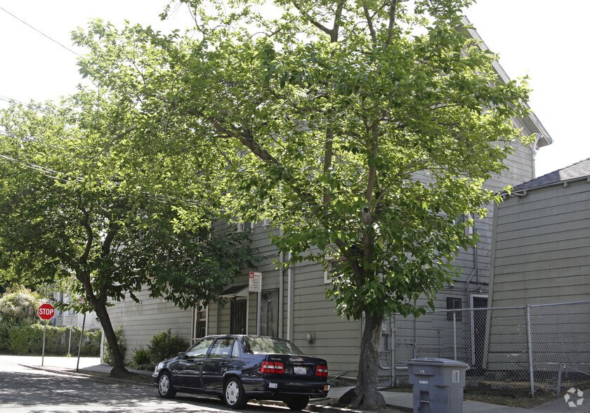 More Photos Of 3200-3208 California St, Berkeley Apartments For Sale
