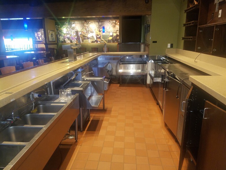 More Photos Of 1405 Mn-33 S, Cloquet Restaurant For Lease