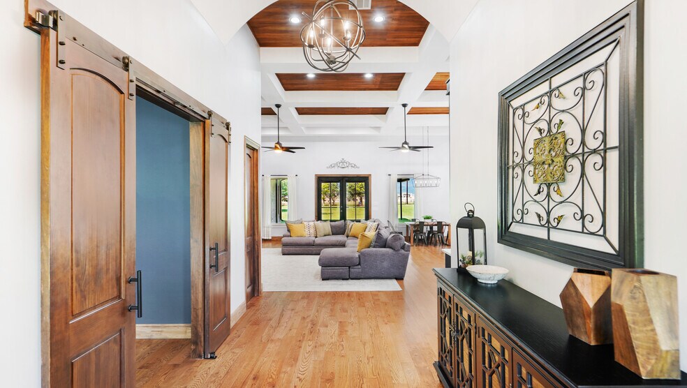 More Photos Of 10511 W Hidden Lake Ln, Richmond Specialty For Sale