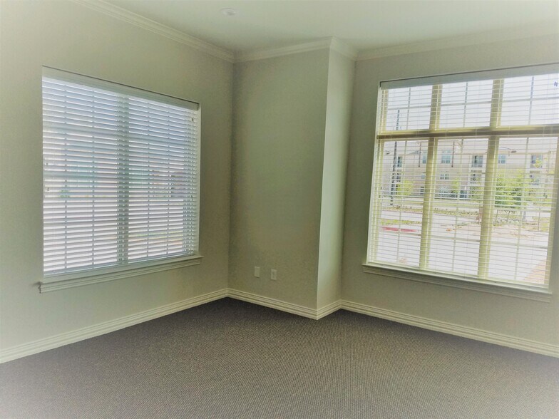 More Photos Of 8668 John Hickman Pky, Frisco Medical For Lease