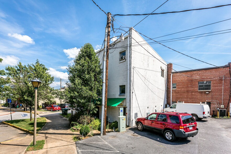 More Photos Of 411 W Main St, Waynesboro Restaurant For Sale