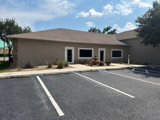 More Photos Of 718 60th Street Ct E, Bradenton Auto Repair For Sale