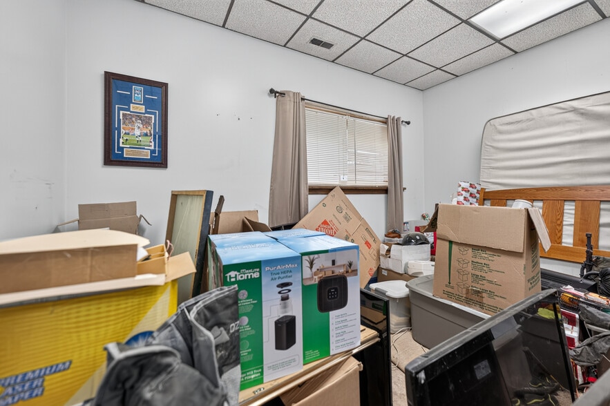 More Photos Of 520 S River St, Batavia Warehouse For Sale