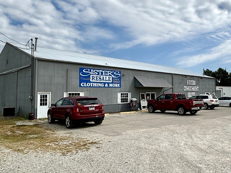 More Photos Of 825 New York Dr, Vandalia Storefront Retail Office For Sale