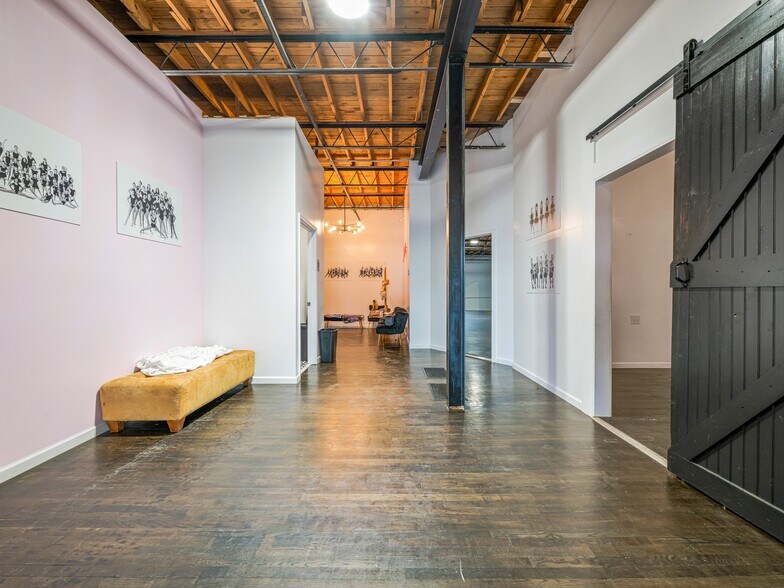 More Photos Of 105 W Henderson St, Marion General Retail For Sale