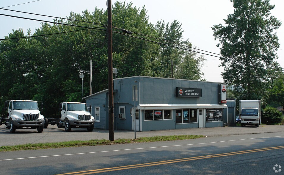 More Photos Of 349 Rt-57, Washington Auto Dealership For Lease