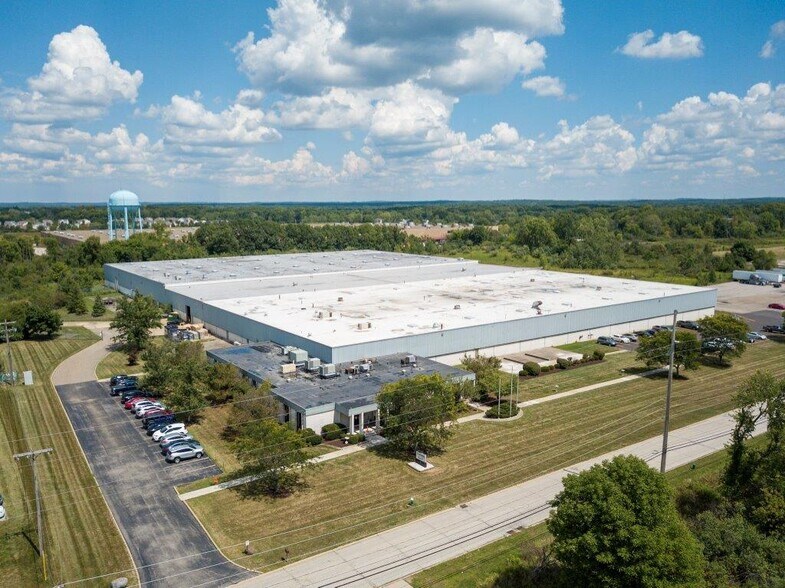 More Photos Of 125 Lena Dr, Aurora Warehouse For Lease
