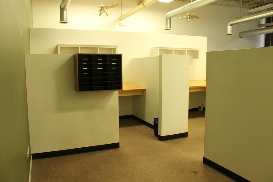 More Photos Of 5066-5070 N Kimberly Ave, Chicago Manufacturing For Lease