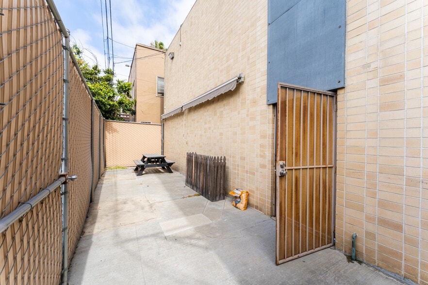 More Photos Of 434 E Broadway, Long Beach Loft Creative Space For Sale
