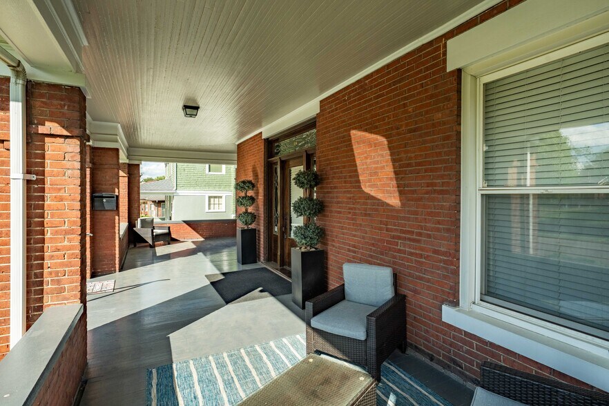 More Photos Of 114 E Unaka Ave, Johnson City Office Residential For Sale