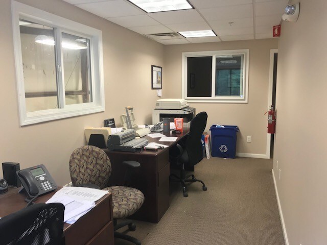 More Photos Of 59-73 Rainmaker Dr, Portland Service For Sale