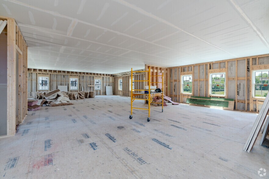 More Photos Of 118 Portsmouth Ave, Stratham Unknown For Lease