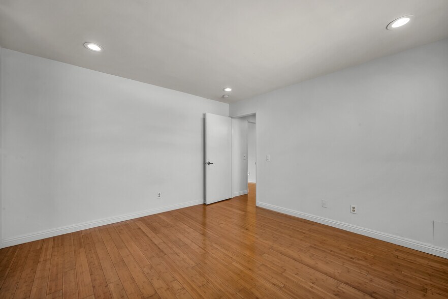 More Photos Of 7605 W Manchester Ave, Playa Del Rey Apartments For Sale