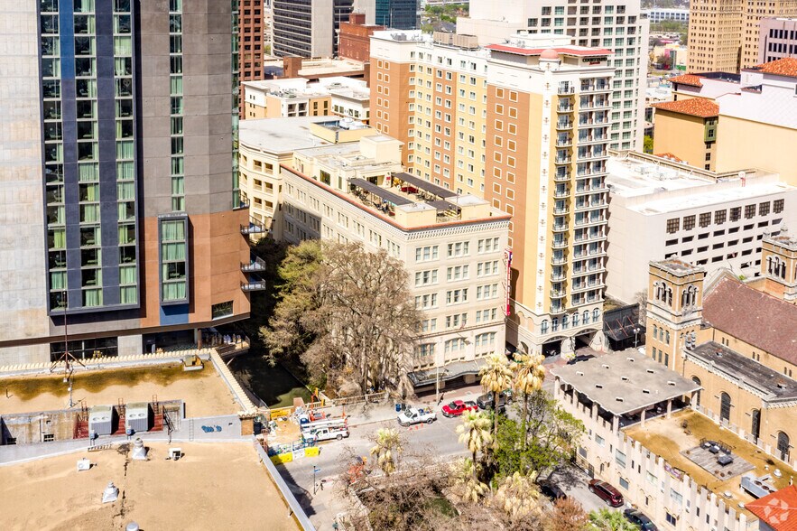 More Photos Of 201 N Saint Marys St, San Antonio Hotel For Lease