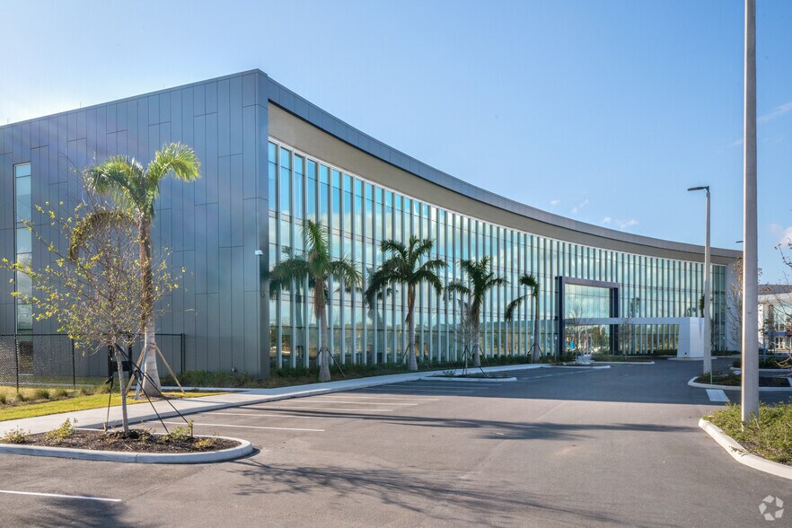 More Photos Of 5010 Air Cargo Rd, Tampa Office For Lease