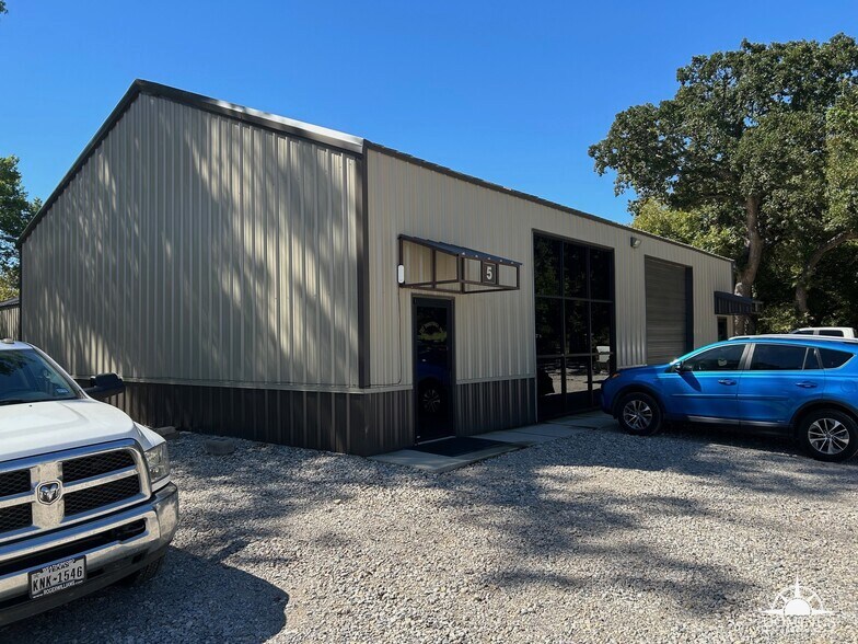 More Photos Of 121 Greenwood Cut Off Rd, Weatherford Warehouse For Sale