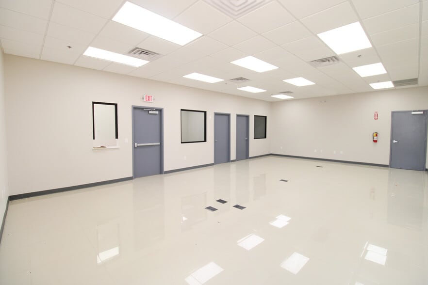 More Photos Of 14609 Atlanta Dr, Laredo Warehouse For Lease