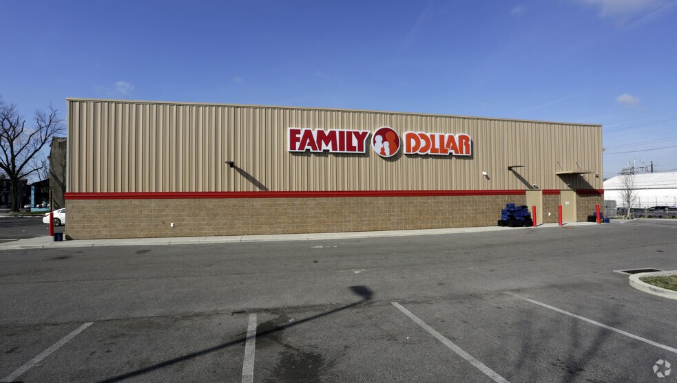 More Photos Of 1955 W Hunting Park Ave, Philadelphia Freestanding For Lease