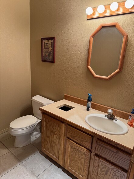 More Photos Of 1230 N 1st St, Hamilton Medical For Lease