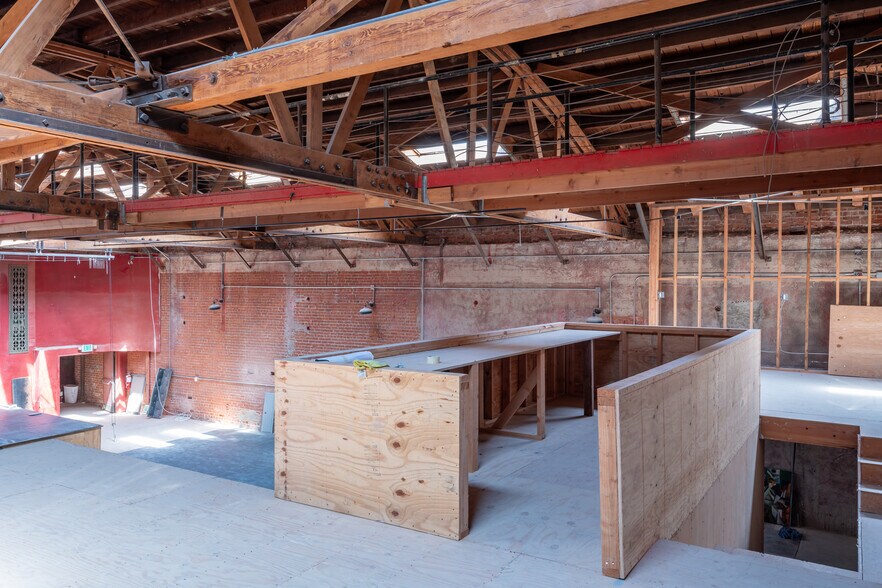 More Photos Of 5253 W Adams Blvd, Los Angeles Storefront Retail Office For Lease